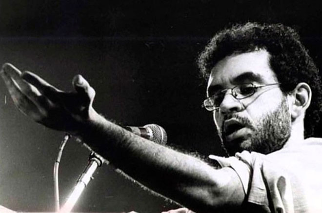 Renato Russo, um ícone do rock nacional Renato Russo, um ícone do rock nacional