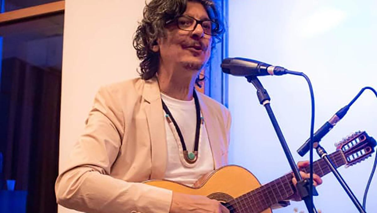 Pedro Luís, cantor e compositor carioca