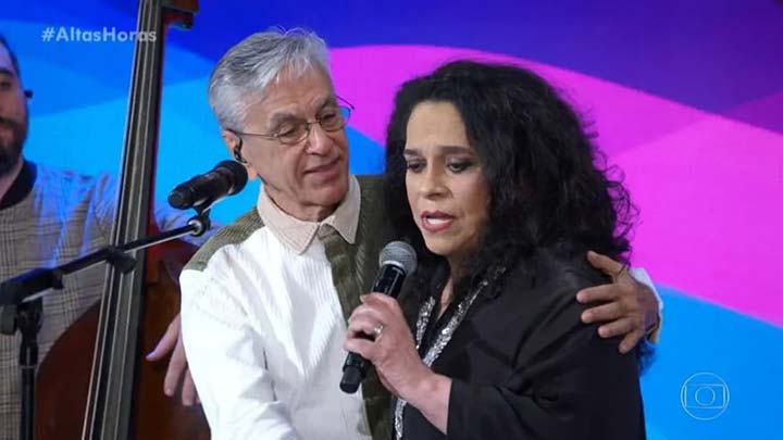 Gal Costa canta para Caetano Veloso na Globo e emociona a todos