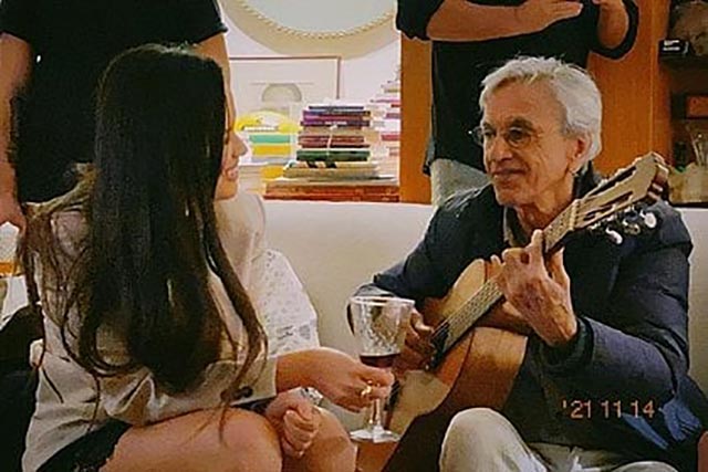 Juliette se diz realizada ao cantar com Caetano Veloso