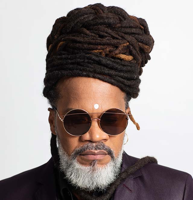 Álbum Sim.Zás, de Carlinhos Brown, traz parcerias com grandes nomes da MPB