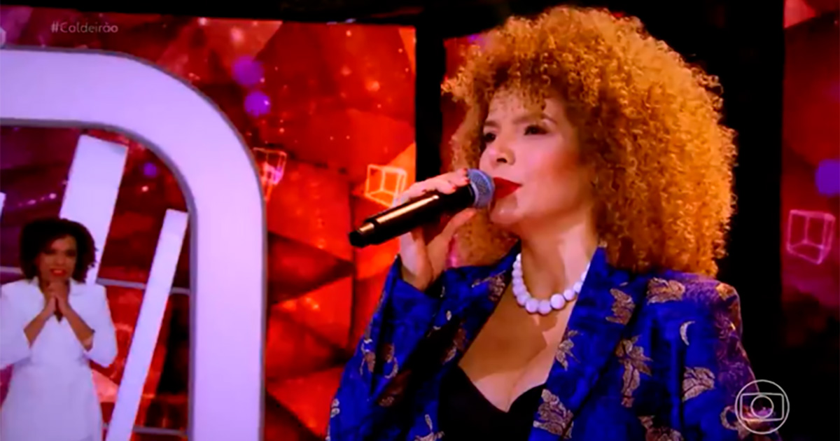 Vanessa da Mata canta Gal Costa e impressiona com semelhança